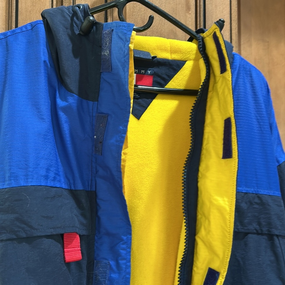 Tommy Hilfiger men’s winter jacket. Super warm. Size XL - Picture 8 of 13